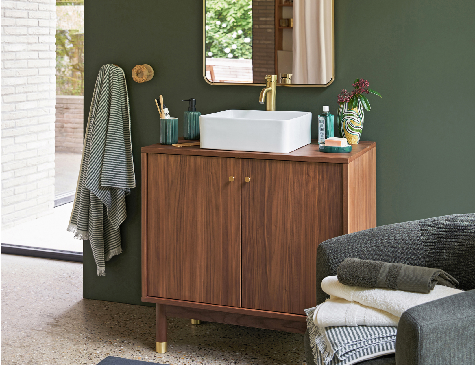 Arredare il bagno con eleganza contemporanea: la scelta di Anselmo Prestini con i prodotti La Redoute
